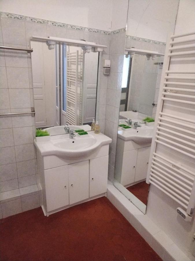 Quartier Des Createurs "La Plaine Cours Julien" Chambre Privee Dans Appartement Menage Frequent Des Parties Commune Marselha Exterior foto