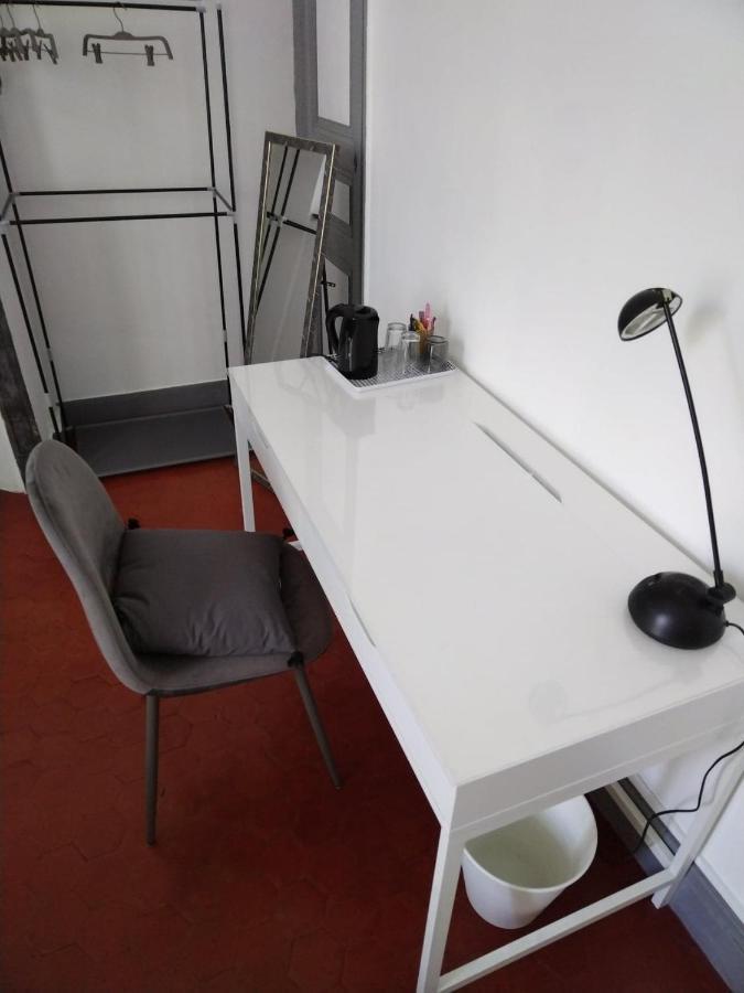 Quartier Des Createurs "La Plaine Cours Julien" Chambre Privee Dans Appartement Menage Frequent Des Parties Commune Marselha Exterior foto